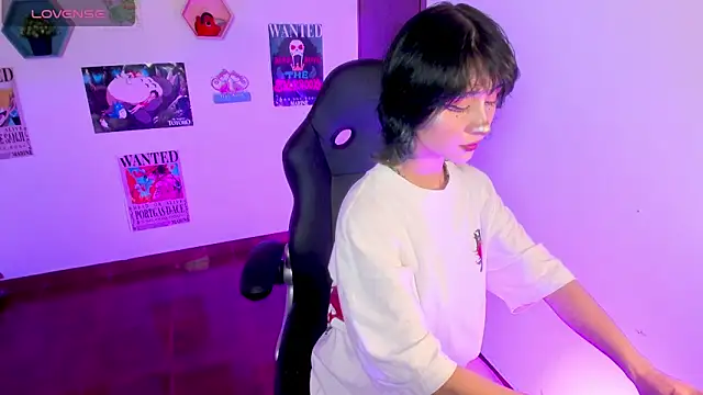 MonxxsLove online show from April 4, 2026, 3:05 am