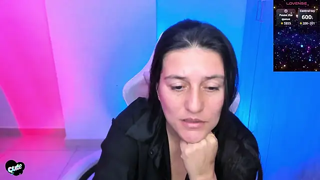 Saskyaa online show from May 18, 2026, 3:35 am