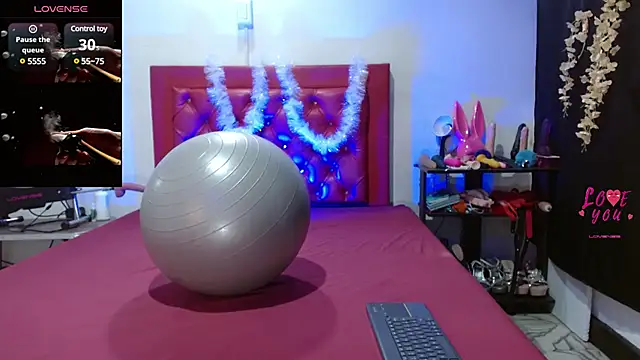 cleopatraa online show from January 13, 2025, 10:56 pm