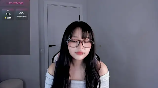hee young11 online show from October 1, 2025, 8:42 am
