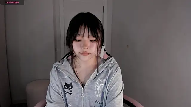 hee young11 online show from November 8, 2025, 11:03 pm