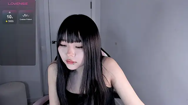 hee young11 online show from November 19, 2025, 5:13 pm