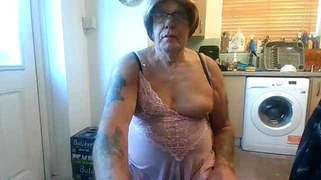 samanthasissieuk online show from November 2, 2025, 8:39 am