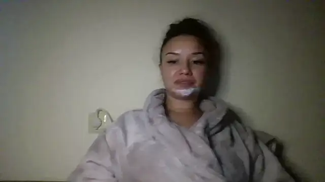 Snapshot of Linusya chatting on October 24, 2025, 2:24 pm Linusya online show from October 24, 2025, 2:24 pm