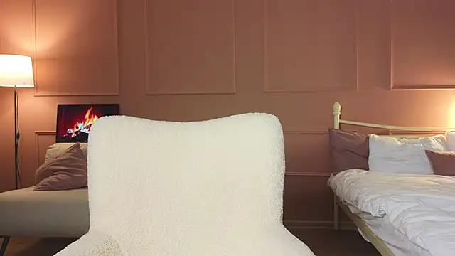 Lina-hill online show from January 11, 2025, 2:47 pm