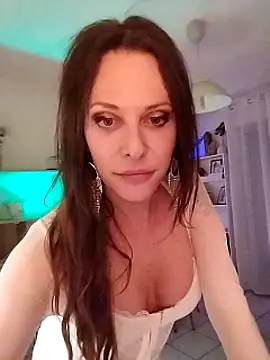 Snapshot of Luna_Kitanna chatting on January 10, 2025, 11:39 pm Luna Kitanna online show from January 10, 2025, 11:39 pm