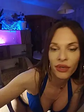 Snapshot of Luna_Kitanna chatting on May 23, 2026, 10:03 pm Luna Kitanna online show from May 23, 2026, 10:03 pm