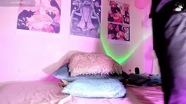 Snapshot of paymon19 chatting on December 9, 2024, 6:55 am paymon19 online show from December 9, 2024, 6:55 am