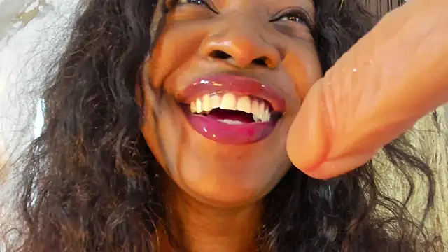 aidaadams online show from February 16, 2025, 8:10 am