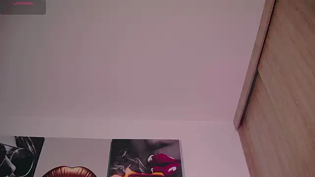 aidaadams online show from September 26, 2025, 11:14 am