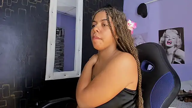 Alika01 online show from March 14, 2025, 11:32 pm