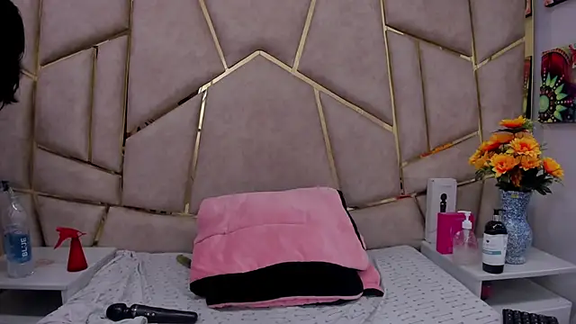 Snapshot of Kloe_Candy1 chatting on February 2, 2026, 5:50 am Kloe Candy1 online show from February 2, 2026, 5:50 am