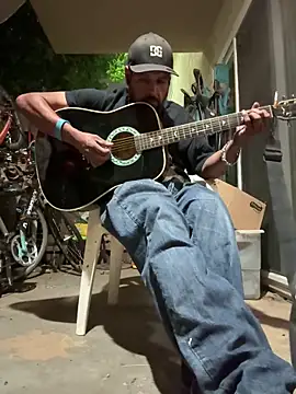 Snapshot of MrDickUdown24_7 chatting on October 25, 2025, 8:22 am MrDickUdown24 7 online show from October 25, 2025, 8:22 am