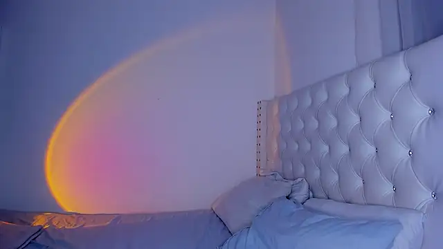 IsabelaVanegas  online show from February 9, 2025, 5:08 am