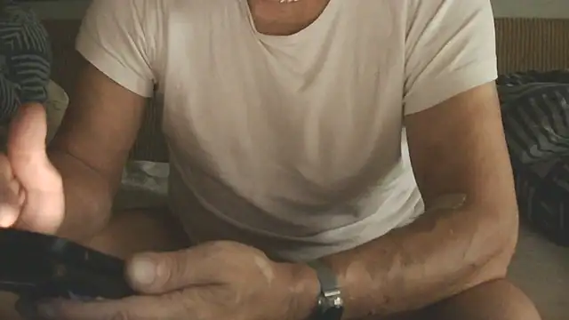 Snapshot of dannedonger2 chatting on October 6, 2025, 6:00 am dannedonger2 online show from October 6, 2025, 6:00 am