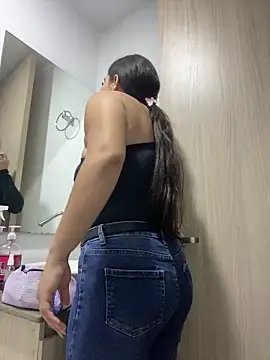 Natalia Cleark09 online show from February 18, 2026, 1:51 pm