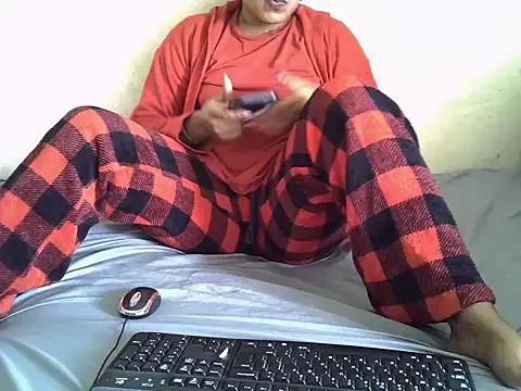 Snapshot of Crystal__Gee chatting on July 18, 2026, 9:13 am Crystal Gee online show from July 18, 2026, 9:13 am