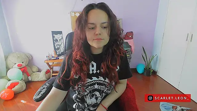 Snapshot of Scarletleon77 chatting on December 5, 2024, 2:44 pm Scarletleon77 online show from December 5, 2024, 2:44 pm