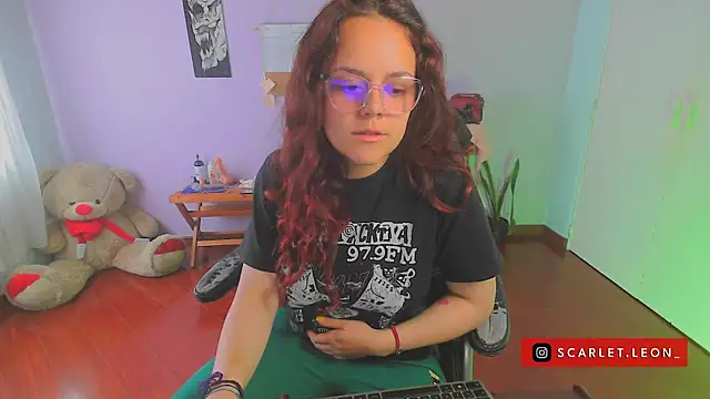 Snapshot of Scarletleon77 chatting on February 6, 2025, 5:30 pm Scarletleon77 online show from February 6, 2025, 5:30 pm