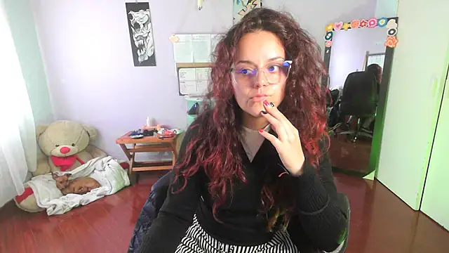 Snapshot of Scarletleon77 chatting on February 24, 2025, 5:20 pm Scarletleon77 online show from February 24, 2025, 5:20 pm