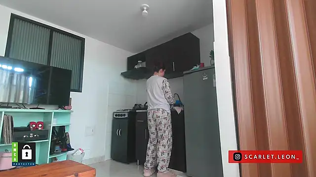 Snapshot of Scarletleon77 chatting on September 10, 2025, 3:34 pm Scarletleon77 online show from September 10, 2025, 3:34 pm