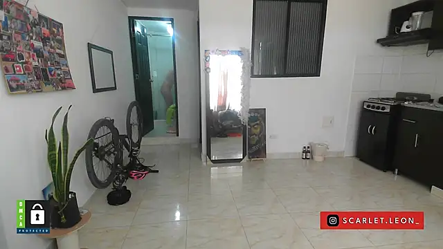 Snapshot of Scarletleon77 chatting on September 16, 2025, 3:35 pm Scarletleon77 online show from September 16, 2025, 3:35 pm