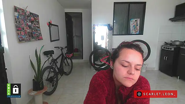 Snapshot of Scarletleon77 chatting on September 30, 2025, 3:50 pm Scarletleon77 online show from September 30, 2025, 3:50 pm