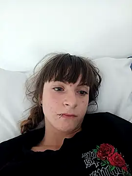 Cristina02 online show from May 15, 2026, 8:43 am