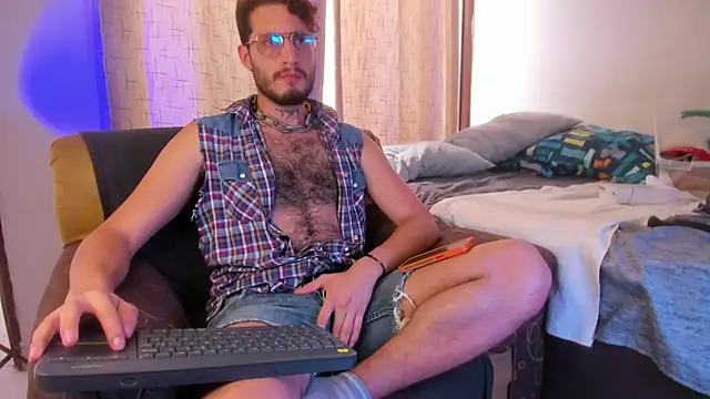 Snapshot of axel_giracr chatting on March 21, 2025, 9:01 pm axel giracr online show from March 21, 2025, 9:01 pm