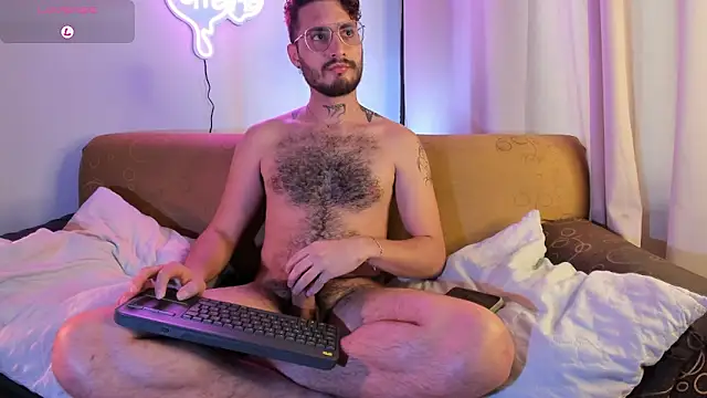 Snapshot of axel_giracr chatting on December 21, 2025, 7:10 pm axel giracr online show from December 21, 2025, 7:10 pm