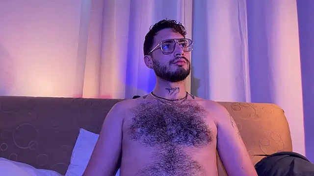 Snapshot of axel_giracr chatting on February 19, 2026, 9:00 pm axel giracr online show from February 19, 2026, 9:00 pm