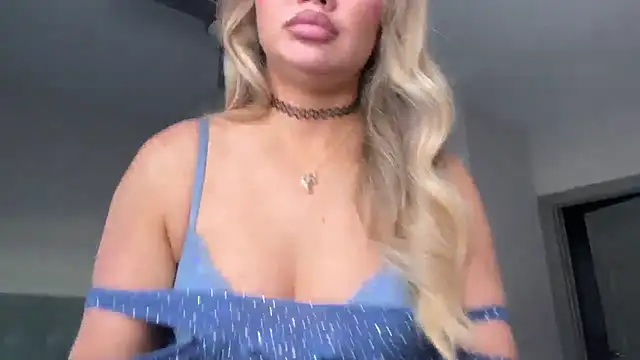 Snapshot of ElenaErickson chatting on January 13, 2025, 11:06 pm ElenaErickson online show from January 13, 2025, 11:06 pm