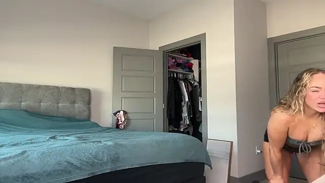 Snapshot of ElenaErickson chatting on January 29, 2025, 8:35 pm ElenaErickson online show from January 29, 2025, 8:35 pm