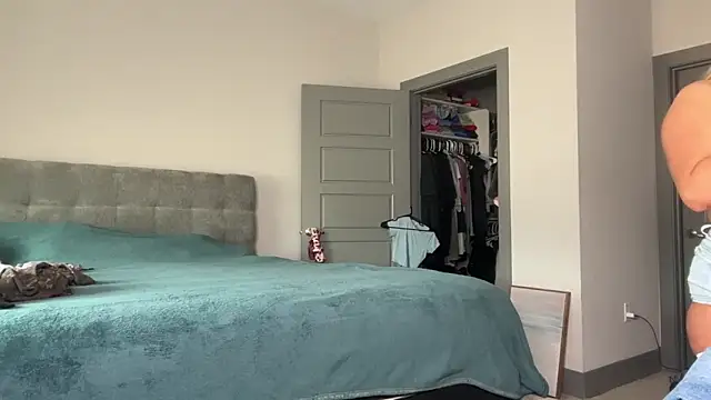 Snapshot of ElenaErickson chatting on February 17, 2025, 7:42 pm ElenaErickson online show from February 17, 2025, 7:42 pm