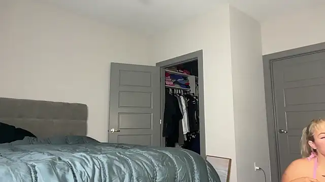 Snapshot of ElenaErickson chatting on March 4, 2025, 1:55 am ElenaErickson online show from March 4, 2025, 1:55 am