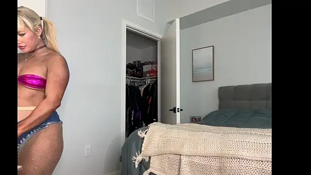 Snapshot of ElenaErickson chatting on January 12, 2026, 7:41 pm ElenaErickson online show from January 12, 2026, 7:41 pm