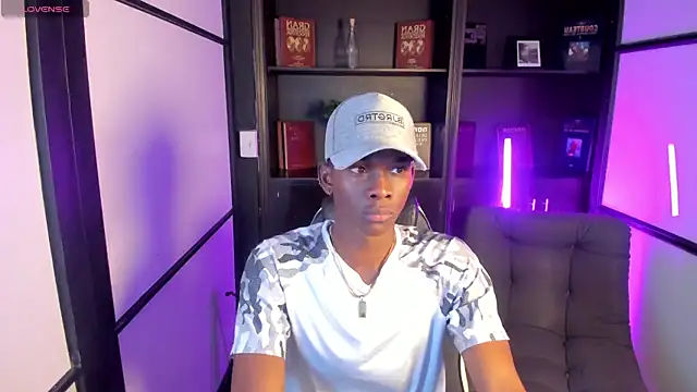 JacksonMuller  online show from October 31, 2025, 1:12 pm