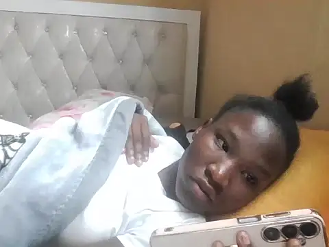 Snapshot of just_nala chatting on March 6, 2026, 6:32 am just nala online show from March 6, 2026, 6:32 am