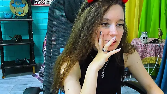 Miss Barbara  online show from March 17, 2025, 4:01 pm