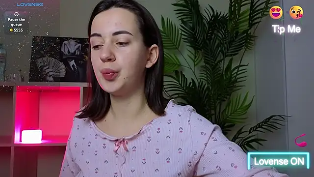 Snapshot of SweetieKendl chatting on February 18, 2026, 10:17 pm SweetieKendl online show from February 18, 2026, 10:17 pm