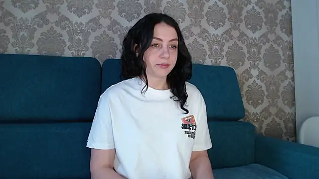 Snapshot of Louise_Lavender chatting on March 2, 2025, 5:44 am Louise Lavender online show from March 2, 2025, 5:44 am