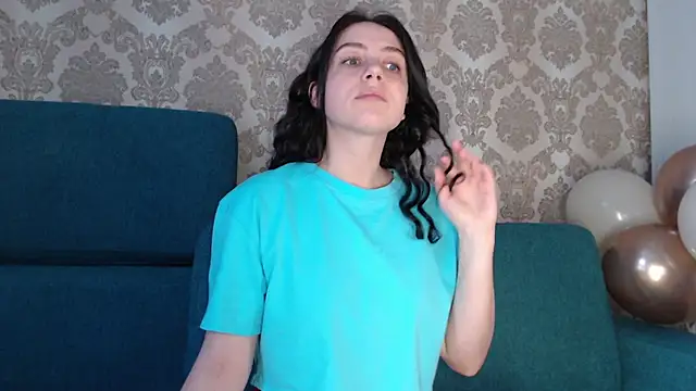 Snapshot of Louise_Lavender chatting on March 3, 2025, 10:28 am Louise Lavender online show from March 3, 2025, 10:28 am