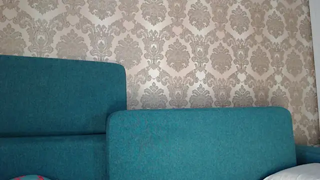 Snapshot of Louise_Lavender chatting on March 18, 2025, 9:52 am Louise Lavender online show from March 18, 2025, 9:52 am