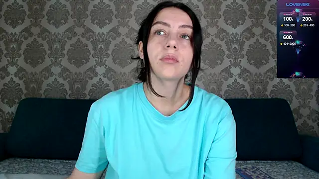 Snapshot of Louise_Lavender chatting on September 21, 2025, 3:19 am Louise Lavender online show from September 21, 2025, 3:19 am