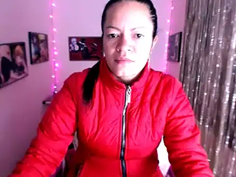 Snapshot of Cristal_w chatting on January 23, 2025, 12:30 pm Cristal w online show from January 23, 2025, 12:30 pm