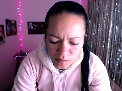 Snapshot of Cristal_w chatting on January 30, 2025, 3:29 pm Cristal w online show from January 30, 2025, 3:29 pm