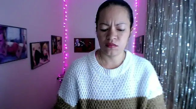 Snapshot of Cristal_w chatting on February 18, 2025, 3:10 pm Cristal w online show from February 18, 2025, 3:10 pm