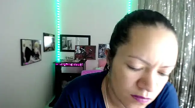 Snapshot of Cristal_w chatting on March 12, 2025, 7:28 pm Cristal w online show from March 12, 2025, 7:28 pm