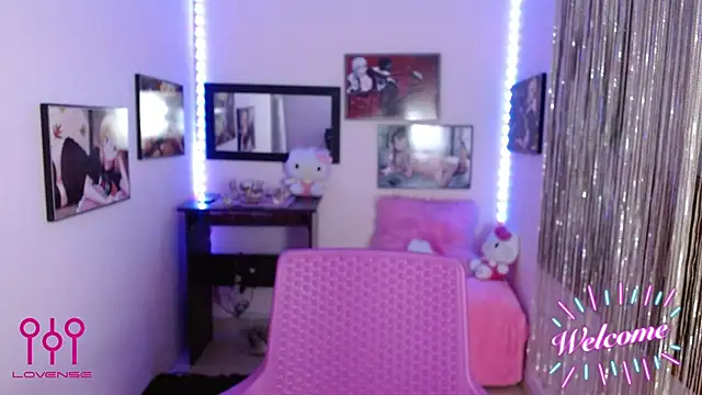 Snapshot of Cristal_w chatting on September 9, 2025, 12:37 pm Cristal w online show from September 9, 2025, 12:37 pm