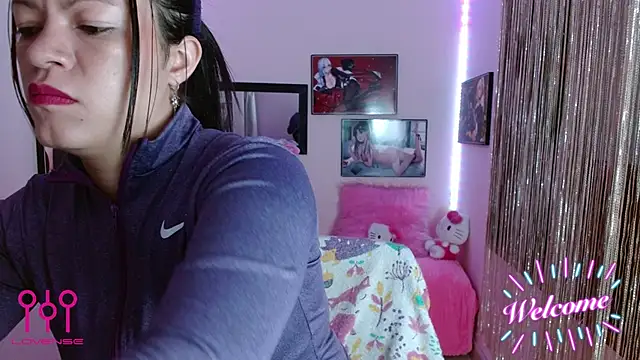 Snapshot of Cristal_w chatting on September 12, 2025, 1:00 pm Cristal w online show from September 12, 2025, 1:00 pm